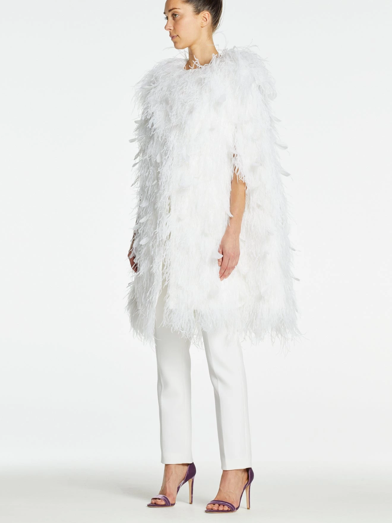 HuishanZhang JACKETS AND COATS DAHLIA CAPE WHITE OSTRICH FEATHERS 3 HuishanZhang JACKETS AND COATS DAHLIA CAPE WHITE OSTRICH FEATHERS